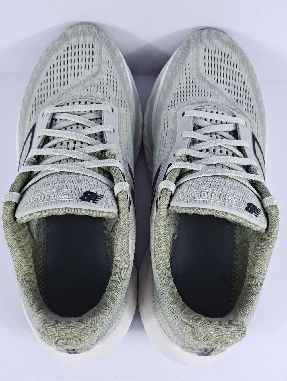 New Balance 1080v14 Womens 9 Wide Max Cushion Road Running Shoes Green White